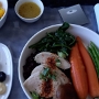 Delta - Boeing 737-900ER - N853DN - 21.05.2022 - Anchorage - Seattle - DL2471 - 5A/First - 2:59 STD.<br />Der Mozzarella war Chicken und die Kartoffeln waren Ananas mit Basilikum. - 
