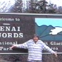Der Kenai-Fjords-Nationalpark ist ein Nationalpark in den USA auf der Kenai-Halbinsel im südlichen Alaska. Im Park liegt das Harding Icefield, das größte Eisfeld in den Vereinigten Staaten.<br /><br />Der Park ist berühmt für den 1.600 Meter hohen Kenai-Berg, der vollständig vom 777 km² großen Harding-Eisfeld verhüllt ist. Das Eis verläuft in Form von mehreren Gletschern bis ins Wasser des Meeres.<br />Die Temperaturen im regnerischen Sommer liegen in Durchschnitt zwischen 10°C und 15°C.<br />Der Nationalpark mit 966 km Küstenlinie ist trotz einer Fläche von 2.680 km² der kleinste Nationalpark in Alaska. Er wurde am 2. Dezember 1980 gegründet.<br /><br />Besucht am 27.5.1998