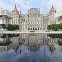 Das Capitol in Albany gehört zu den wenigen, die nicht dem Vorbild in Washington DC nachempfunden sind sondern dem Hotel de Ville in Paris, dem dortigen Rathaus.