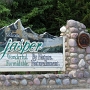 Jasper liegt im Jasper-Nationalpark nahe der Grenze zwischen den Provinzen British Columbia und Alberta in einer Höhe von 1062 m. Die Gemeinde ist vom Westen und vom Osten her über den Yellowhead Highway  und von Süden her über den Icefields Parkway zu erreichen.<br />In Jasper vom 4.-7.6.2017 gewohnt