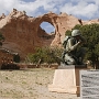 Window Rock ist zudem die Hauptstadt der Navajo-Nation, dem selbstverwalteten Territorium der Navajo-Indianer, die sich selbst Diné nennen. <br />24.5.2008