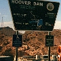 Der eigentlich gedachte Name “Boulder Dam” wurde kurz vor der Präsidentenwahl geändert, um Mister Hoover zu einem größeren Bekanntheitsgrad zu verhelfen. Schon damals gab es merkwürdige Ideen im Wahlkampf. Präsident wurde dann allerdings Franklin D. Roosevelt, der den Damm auch gleich wieder in Boulder Dam umbenannte.<br /><br />Besucht: 8.8.1989 (im Bild) - 9.5.1995 - 16.4.2004 - 4.10.2005 - 13.3.2006 - 15.9.2009