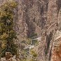 Der Black Canyon hat seit ewigen Zeiten ein Hindernis für Menschen dargestellt. Eine Besiedelung der Schlucht war nie möglich. Nur auf dem Canyonrand fanden Archäologen die Spuren frühen menschlichen Lebens.<br /><br />Selbst die Ute, der größte Indianerstamm, der hier seit Jahrhunderten lebte, ist nie in die tieferen Regionen des Canyons vorgedrungen.