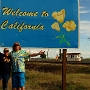 Namensbedeutung: Inselname in: "Las Sergas de Esplandian"<br />US-Staat seit: 9.9.1850 / 31<br />"Spitzname": Golden State<br />Größe: 422 000 qkm<br />Einwohner: 31 Mio.<br /><br />Hauptstadt: Sacramento<br /><br />Das Schild steht an der Grenze von California nach Oregon, südlich von Klamath Falls. Geknipst am 20.5.2012<br />130x in California übernachtet