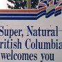 British Columbia (kurz B.C.) ist die westlichste Provinz Kanadas. Sie umfaßt eine Fläche von 947 000 Quadratkilometern. Ein Flug von Norden nach Süden dauert 2,5 Stunden. B.C. besteht aus sechs Regionen, die ausnahmslos für jeden etwas zu bieten haben: The Islands, Vancouver, Coast & Mountains, Cariboo Country, Thompson Okanagan, British Columbia Rockies und Northern British Columbia. <br /><br />Beitritt zur Dominion of Canada am 20.7.1871