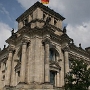 Berlin - Reichstag<br />Das Reichstagsgebäude (oft kurz Reichstag genannt) ist ein Gebäude in Berlin, das erst dem Reichstag des deutschen Kaiserreiches und später der Weimarer Republik und seit 1999 dem Deutschen Bundestag als Sitz dient. Seit 1994 findet dort alle fünf Jahre die Wahl des deutschen Bundespräsidenten statt.