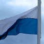 Die bayerische Flagge gibt es zwei Mal, einmal als STreifenflagge, die ist hier im Bild zu sehen - und einmal als Rautenflagge, die kommt später mal....<br />Die Streifenflagge besteht aus zwei gleich breiten Streifen in den Landesfarben, wobei der obere Streifen weiß und der untere blau ist.