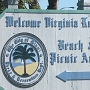 Virginia Key Beach & Picnic Area - Bereits 1945 wurde er speziell für die farbige Bevölkerung Miamis eröffnet und konnte nur mit einem Boot über den Miami River erreicht werden. 1982 wurde er wegen zu hoher Kosten von der Stadt geschlossen, bis 1999 die Bürgerinitiative „Virginia Key Beach Park Civil Rights Task Force“ die Restaurierung und Wiedereröffnung der Anlage forderte. Eine Stiftung ermöglichte die Finanzierung und koordinierte die Umbauten. Im Jahr 2002 wurde der Park in das Nationale Register historischer Stätten aufgenommen. <br />
