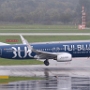 TUIfly - Boeing 737-8K5 - D-ATUD ("TUI BLUE" LIvery)<br />06.10.2019 - Mahon/Menorca - Düsseldorf - X32405 - 1:47 Std.<br />Wir sitzen in Reihe 17, Uli schaut aus dem Fenster. Ist im Bild aber leider nicht zu erkennen...