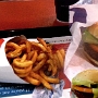 1.10.2015<br />Spicy Chicken Burger bei Jack in the Box in Page/AZ. Dazu noch nen Ultimate Burger und Curly Fries. Die "richtigen" Restaurants in der Stadt waren alle völlig überfüllt....