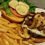 18.9.2016<br />Mushroom & Swiss Burger im Rodeo Steakhouse & Grill in Coos Bay/OR