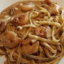 17.9.2018<br />CAJUN SHRIMP & CHICKEN PASTA im TGI Fridays in St. Louis/MO<br />1440 CALORIES*<br />SAUTÉED ALL-NATURAL CHICKEN AND SHRIMP TOSSED WITH FETTUCCINE IN A SPICY CAJUN ALFREDO SAUCE.<br />14,99 $ - sehr lecker