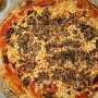 7.10.2022<br />Pizza Funghi Freschia in der L'Osteria im Flughafen Düsseldorf<br />12,20 €