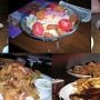 6.11.2004 - Abendessen im Outback in Miami Beach<br />Bloomin' Onion, Salat, Brot, Shrimps und ein 14-unziges RibEye Steak