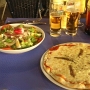 1.1.2005 - Pizza Napolitana & Salat - in irgendeinem Restaurant in Nizza