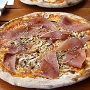 23.9.2008 - Pizza Prosciutto Funghi bei den XII Apostoles in Platja de Palma/Mallorca