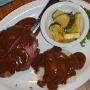 19.10.2011 - Hamburgr Steak im Totem Restaurant in Lone Pine/CA
