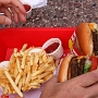 22.10.2011 - Double Double Burger im In'n'Out Burger am Flughafen von Los Angeles.
