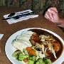 16.2.2008 - Fried Chicken Breast im Restaurant des Hotels Queen Kapiolani