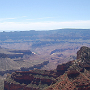 Der Grand Canyon ist etwa 450 km lang (davon liegen 350 km innerhalb des Nationalparks), zwischen 6 und 30 km breit und bis zu 1.800 m tief. Der Name des Canyons stammt vom Colorado River, der früher in Teilen Grand River genannt wurde