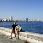Am Malecon mit Blick auf das Zentrum von Havanna.