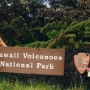 Auf der größten Insel von Hawaii, im gleichnamigen Bundesstaat der USA gelegen, befindet sich im Hawaii Volcanoes Nationalpark der aktivste Vulkan der Welt, der Kilauea. Der Park reicht von der Pazifik-Küste bis zum größtem Vulkan, dem 4.169 Meter hohen Mauna Loa und umfasst ein komplexes und einzigartiges Ökosystem. Das Ergebnis von 70 Millionen Jahren Vulkanismus, Migration und Evolution kann im Park beobachtet werden.<br /><br />Besucht am 2.12.1992