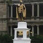 King Kamehameha - Diese Statue steht gegenüber des Iolani Palace.