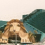 MGM Grand<br />Das Hotel wurde am 18. Dezember 1993 eröffnet, seine Errichtung kostete 2,4 Milliarden US-Dollar. Es trägt den Namen eines älteren Hotels in Las Vegas, das 1980 ausbrannte und in Bally's umbenannt wurde.<br />So sah es 1994 aus