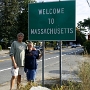 Namensbedeutung: Ort der großen Hügel<br />US-Staat seit: 6.2.1788/ Nr. 6<br />"Spitzname": Bay State, Old Colony<br />Größe: 27 200 qkm<br />Einwohner: 6 Mio.<br />Hauptstadt: Boston<br />Volker's 15. Staat<br />Uli's 11. Staat<br />16x in Massachusetts übernachtet