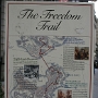 Der Freedom Trail ist eine etwa 4 km lange Besichtigungs-Route in Boston, die siebzehn historische Sehenswürdigkeiten verbindet. Der Weg ist mit einer durchgezogenen roten Linie auf dem Boden markiert und führt vom Boston Common im Stadtzentrum durch die Innenstadt, über den Charles River im Norden nach Charlestown und endet dort am Bunker Hill Monument.