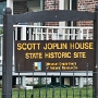 Scott Joplin House - hier wohnte Scott Joplin, der Ragtime König. Bekannt auch in Deutschland durch das Lied "The Entertainer" aus dem Film "Der Clou".<br /><br />Besucht am 29.7.2007