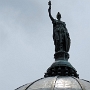 Die Statue auf der Kuppel heisst "Montana", wird auch "Lady Liberty" genannt.