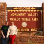 Monument Valley, die wohl bekannteste Landschaft des Westens, zu sehen in vielen Filmen, Werbungen und Videos. <br />Das Eingangsschild war bis 2012 hier zu sehen