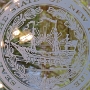 ew Hampshires zeigt das im Jahr 1776 in der Stadt Portsmouth gebaute Schiff USS Raleigh, eines der ersten 13 Kriegsschiffe, die im Auftrag des Continental Congress für die neue US-amerikanische Marine gebaut wurde.<br /><br />Auf dem äußeren Ring des Siegels ist der Schriftzug Seal of the State of New Hampshire (Siegel des Staates New Hampshire) und die Jahreszahl 1776 zu sehen.