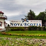 Nova Scotia ist eine an der Atlantikküste gelegene Provinz von Kanada, die zum größten Teil aus der gleichnamigen Halbinsel besteht.<br />Nova Scotia ist die zweitkleinste Provinz Kanadas nach Fläche. Kein Punkt in Neuschottland ist mehr als 56 km vom Meer entfernt. Bei einer Größe von 55.284 km² sind 96,5% Landmasse und 3,5% Wasser.<br /><br />Beitritt zur Dominion of Canada am 1.7.1867<br /><br />Besucht vom 13.-19.8.2017