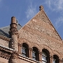 Der Architekt war Richard A. White, fertiggestellt wurde das Gebäude 1893.<br />Stilart: Richardsonian Romanesque, ein amerikanischer Baustil benannt nach dem Architekten Henry Hobson Richardson.