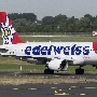 Edelweiss - Airbus A320-214 - HB-IJU/Corvatsch<br />DUS - Flughafentreppe - 18.7.2022 - 10:00