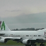 Wamos - Boeing 747-400 - EC-LNA<br />DUS - Bahnhofstreppe - 27.8.2015<br />aus Videofilm gerippt, daher die miese BIldqualität