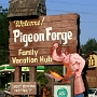 Pigeon Forge liegt in den Great Smoky Mountains. Mit vielen Vergnügungsangeboten ist der Ort zu einer beliebten Touristenattraktion geworden und bezeichnet sich deswegen als The Center of Fun In The Smokies.<br />11.8.2009