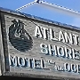 Atlantic Shores Motel - Key West - Zimmer 147<br />29.-31.12.1991 - Preis: 180 $ pro Nacht.<br />Eigentlich wollten wir noch über den Jahreswechsel bleiben, ein Konzert von Guns'n'Roses in Miami hielt uns aber davon ab.<br />1991 fielen 2 Hetero-Männer noch nicht auf in diesem Haus.....