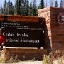 Cedar Breaks ist ein National Monument im US-Bundesstaat Utah. Der kleine Park umfasst die bizarren Erosionsformen im Sandstein eines Hanges auf der Westseite des Markagunt Plateaus. Er bildet das Gegenstück zum wesentlich bekannteren Bryce-Canyon-Nationalpark auf der Ostseite des benachbarten Paunsaugunt Plateaus.<br /><br />Besucht am 26.9.2009
